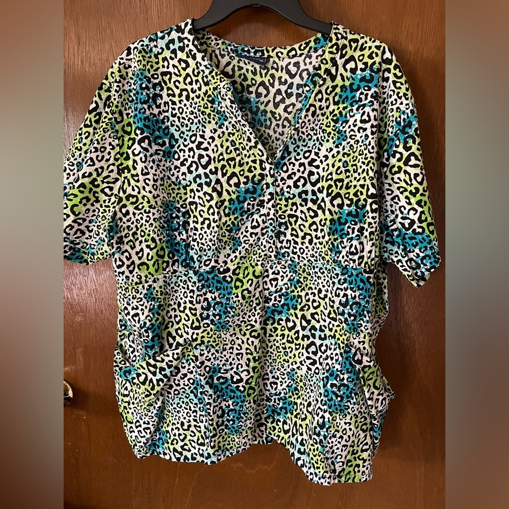 Sanibal Scrubs 3X scrub top.